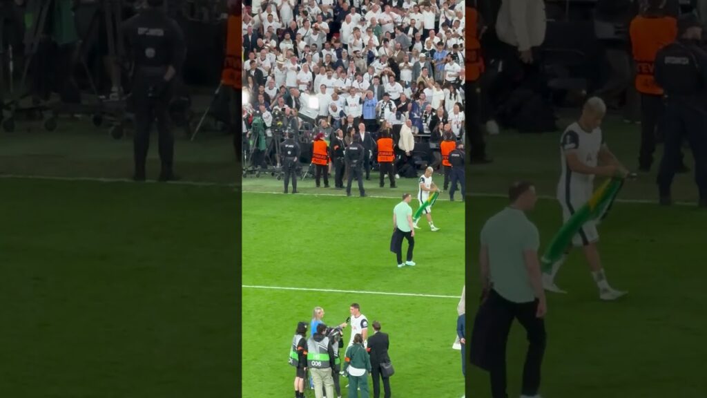 😂 RICHARLISON & PORRO'S FAILED SALUTE! 🤦♂️ | Europa Final 2025 CELEBRATION BLOOPER Spurs 1 0 Man U