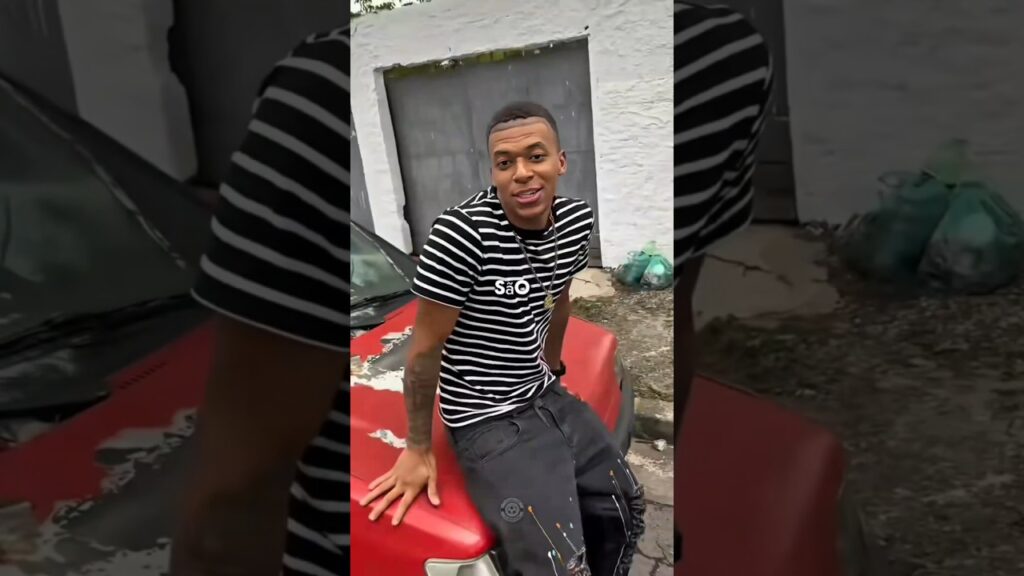 Le coiffeur préféré du Real Madrid #football #realmadrid #viniciusjr #camavinga #mbappe  #goat #goal