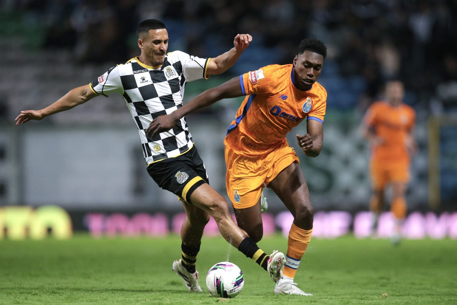 De saída do Boavista, Rodrigo Abascal pode ficar em Portugal