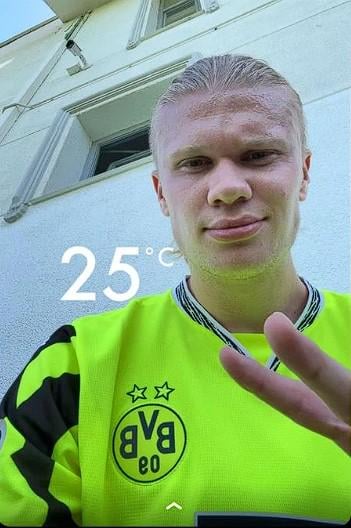 Don’t know who this is, but he clearly supports the right club