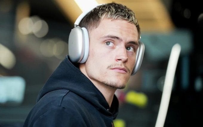 Bayern were leading the race for Wirtz for a long time. But in the end, Wirtz's decision to join Liverpool had to do with one man in particular. LFC coach Slot was a crucial factor. On the other hand, Bayern had also shown Wirtz a sporting path for the future, but they were not entirely convincing