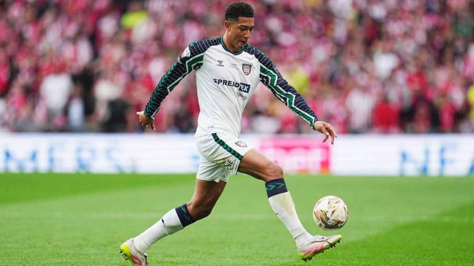 Watzke has flown to England to meet with Jobe Bellingham