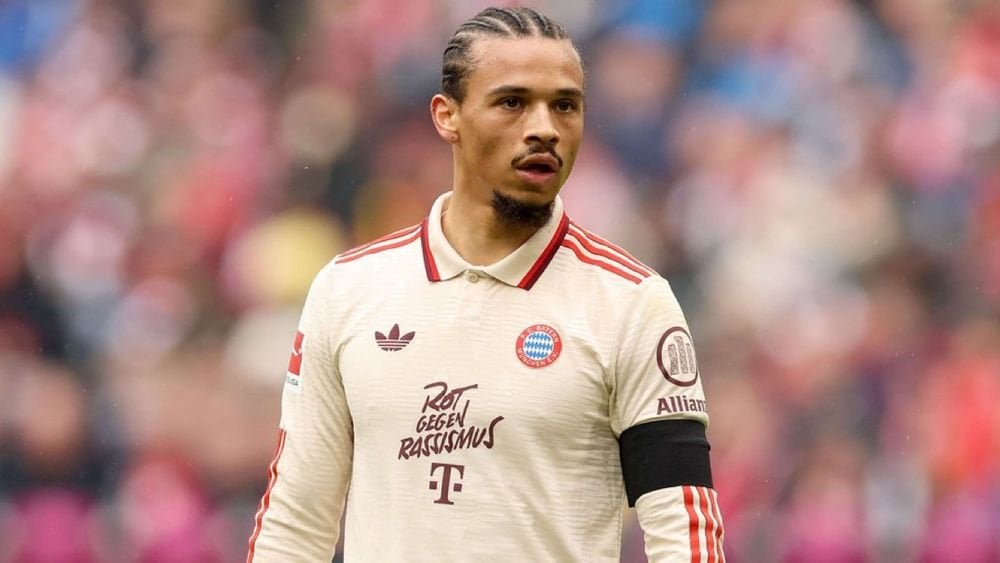 Bayern have improved their offer to Leroy Sané, increasing the fixed salary. The club wants to extend Sané's contract. Max Eberl, and especially Uli Hoeneß, want to keep the winger. Still no final decision by Sané, but it's expected soon [@Plettigoal, @kerry_hau]