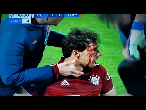 Goretzka ELBOWED by Pau Torres Vs Villarreal