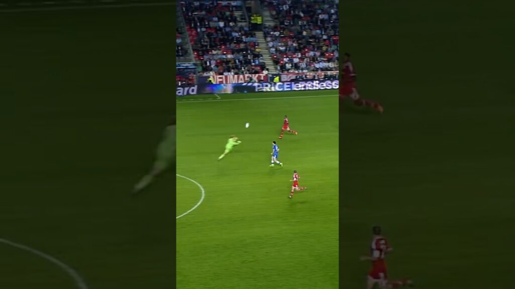 Manuel Neuer CRAZY positioning | Bayern vs Chelsea | UEFA Supercup 2013
