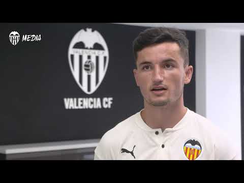 Entrevista a Hugo Guillamón después de renovar con el Valencia CF