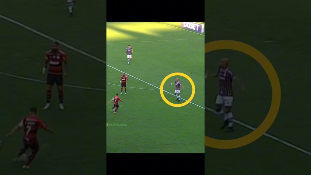 O DIA QUE O EVERTON RIBEIRO CHUTOU A BOLA NO FELIPE MELO!🤣 #flamengo #fluminense #futebol #shorts