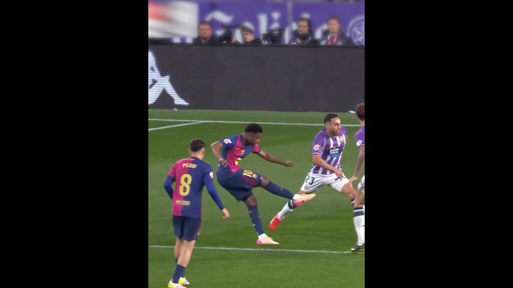 Fermin Shows Ansu Fati How To Score 🥰