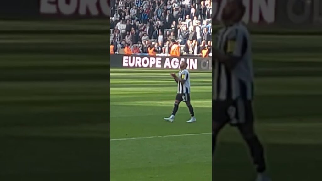 CALLUM WILSON SAYS GOODBYE TO THE FANS ⚫️⚪️.