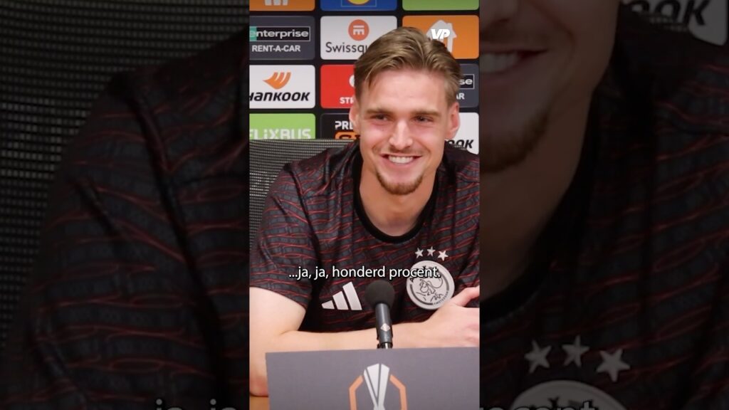 Taylor kent zijn maatje Brobbey door en door… 😂⚽️ #brianbrobbey #kennethtaylor #ajax