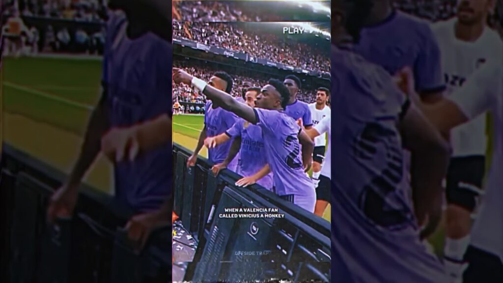 Dani Alves Teaches Vinicius How to Eliminate Racism #shorts