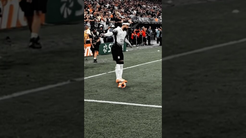 Memphis Depay ficou em pé na Bola. Same energy do Edilson Capetinha #corinthians #palmeiras #memphis