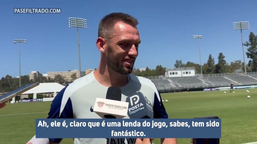 A emoção de Stefan de Vrij ao defrontar Sergio Ramos e Rayados de Monterrey
