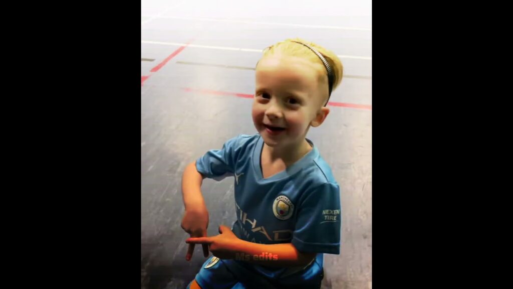 Little grealish x Jack Grealish knee slide । #mancity #astonvilla #football #kneeslide