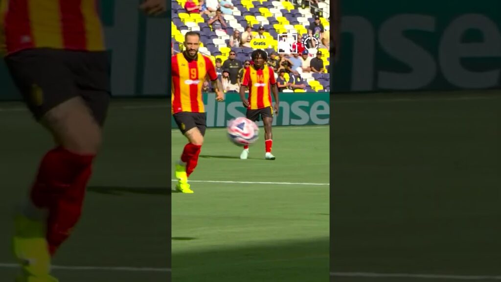 Con 38 años sigue siendo un felino... ¡GRAN ATAJADA DE DON HUGO LLORIS! 🐈🇫🇷