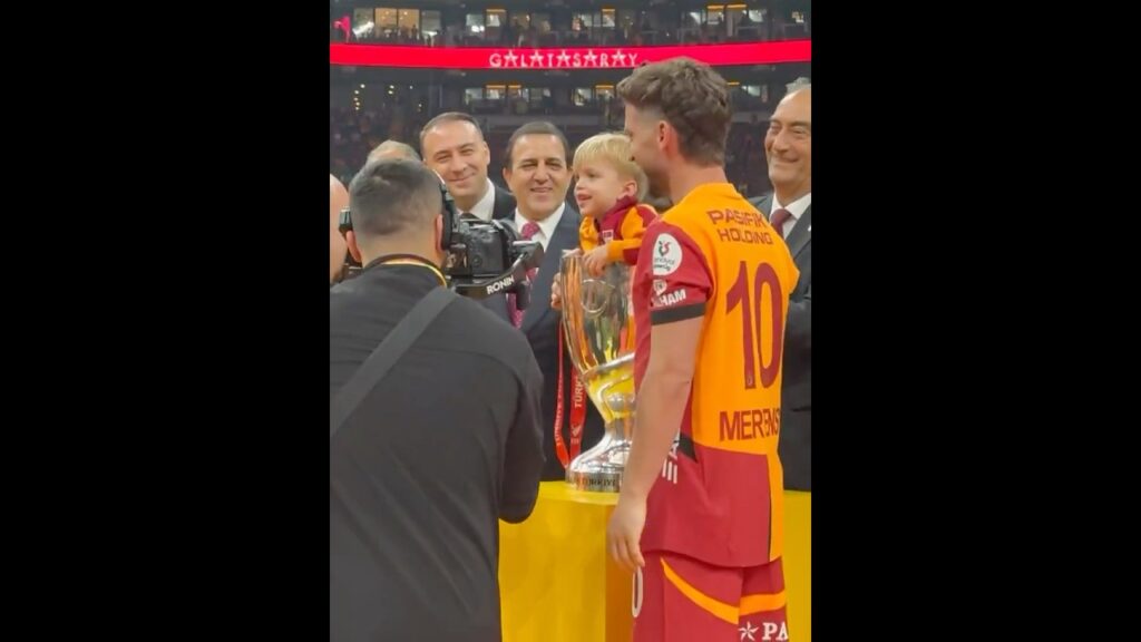 Ciro Mertens kupanın içine girip oturdu ! Yıllardır bu anı bekledik #ciro #ciromertens #mertens