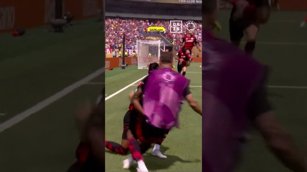 DANILO GIVES FLAMENGO THE LEAD AGAINST CHELSEA!! 🤯😳