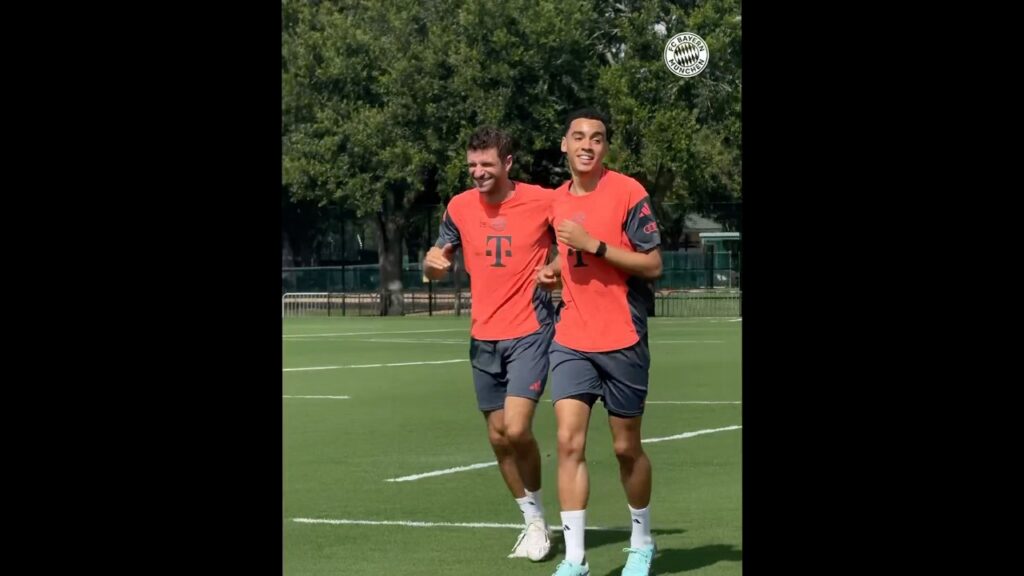 Thomas Müller and Jamal Musiala in a good mood during Bayern training session in the USA for the CWC