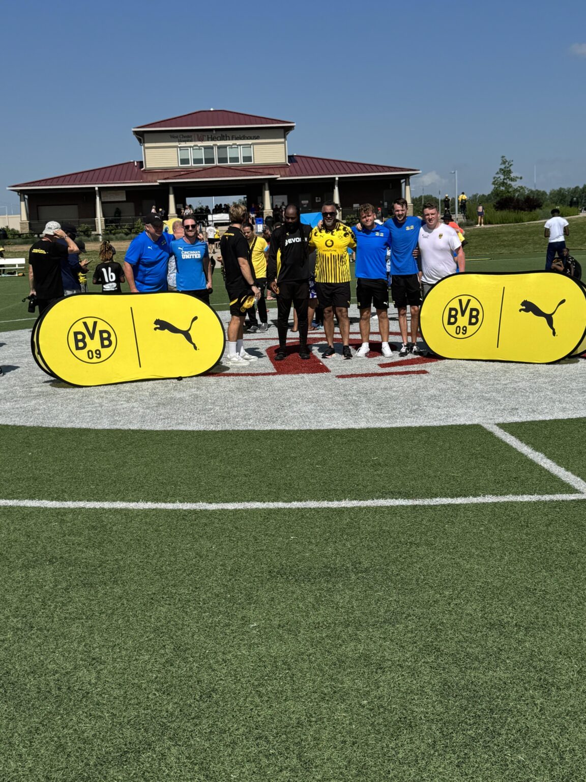 Help identifying people in picture.