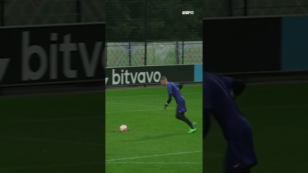 Andries Noppert als penaltyspecialist mee naar het WK? 😉 #SHORTS