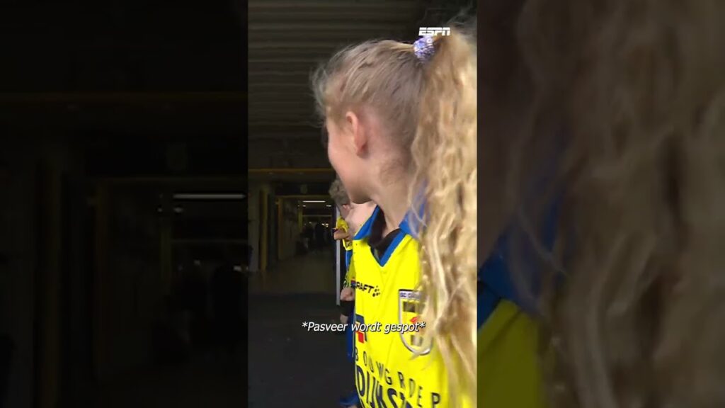 Au: REMKO PASVEER niet POPULAIR bij jonge mascotte in Leeuwarden 😶