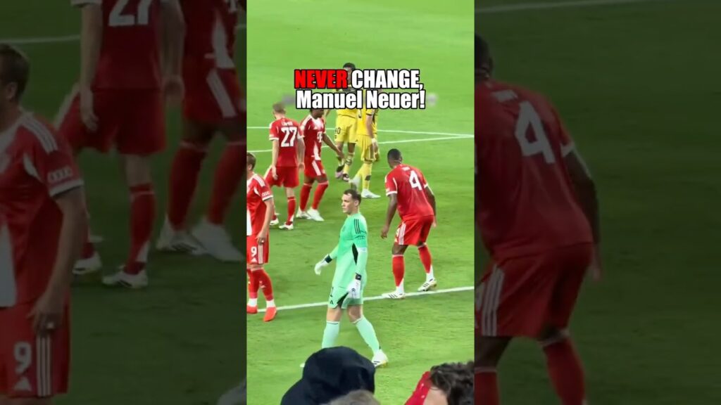 MANUEL NEUER: Goalkeeper or volleykeeper? 🇩🇪🧤 #shorts #neuer #goalkeeper