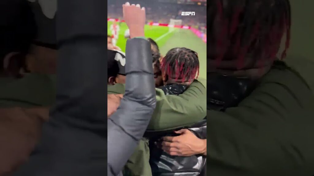 STEVEN BERGHUIS 'jat' pet van supporter na goal MOHAMMED KUDUS 😂🧢