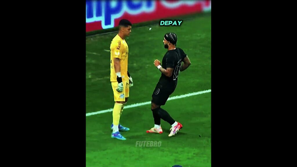 Memphis Depay vs Referee 💔