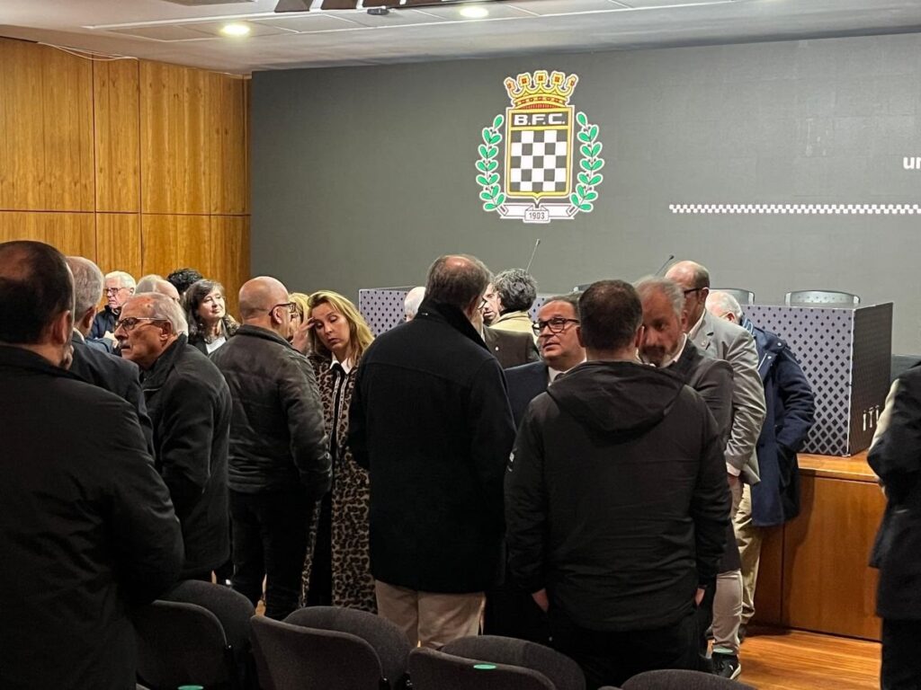 Boavista: associados deixam carta a Garrido Pereira | Abola.pt | Abola.pt