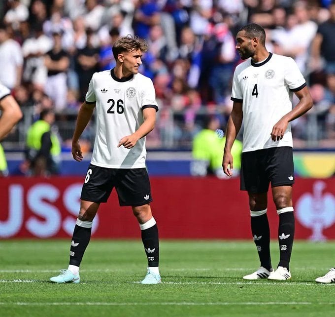 Bayern paid a fixed fee of just over €1m to register Jonathan Tah and Tom Bischof for the start of the Club World Cup (€750k for Tah and €300k for Bischof). Depending on success in the tournament, the total could go up to around €3m combined. Bayern also covers their June salaries. [@BILD]