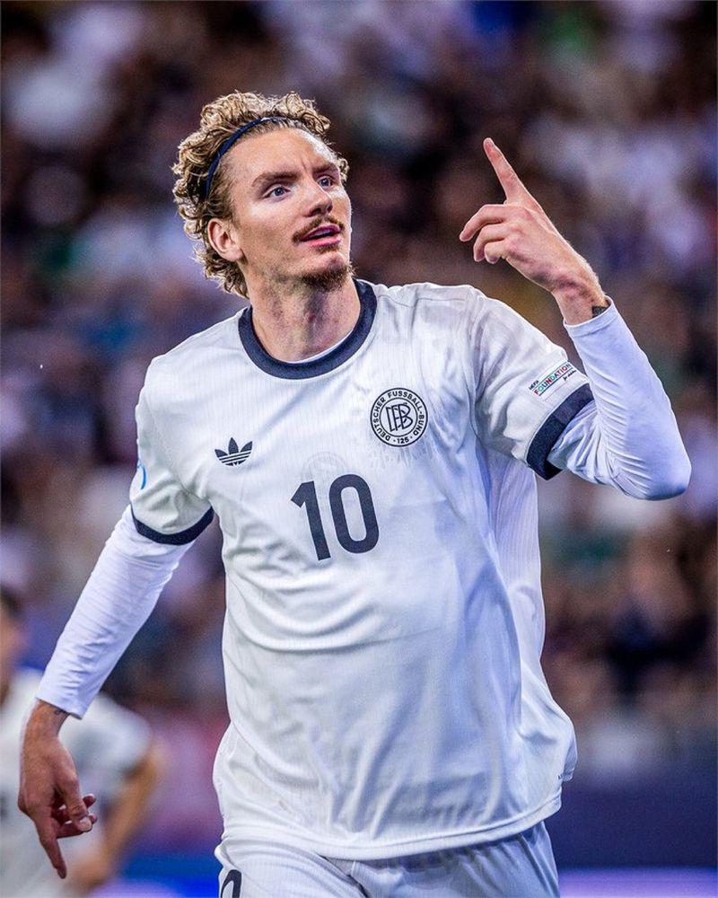 Nick Woltemade has personally informed Stuttgart in the past few hours that he only wants to move to Bayern this summer. Bayern have also personally informed VfB that they want to sign Woltemade. Negotiations are set to start after the U21 Euros [@Plettigoal]