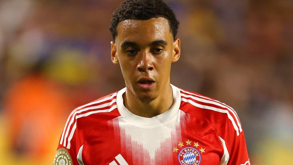 According to BILD, the substitution was a precautionary measure: Musiala was meant to be protected from injury, there is no structural injury. Because he is now even more important: the personnel cover in the offense is thin.