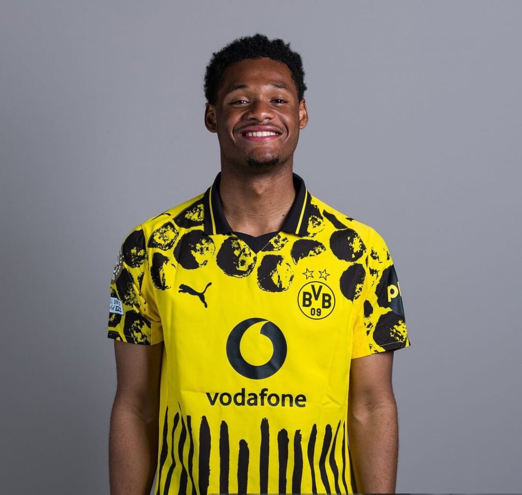 Our sponsor will change in the middle of the Club World Cup. The contract with Vodafone begins on July 1st.