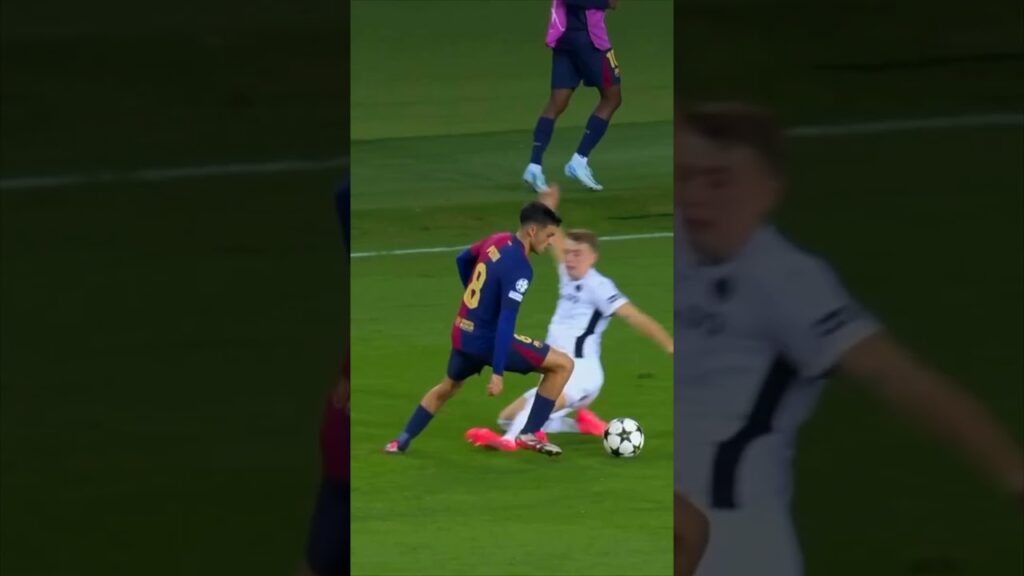 Another masterclass loading? 🧠  #fcbarcelona #skills #pedri