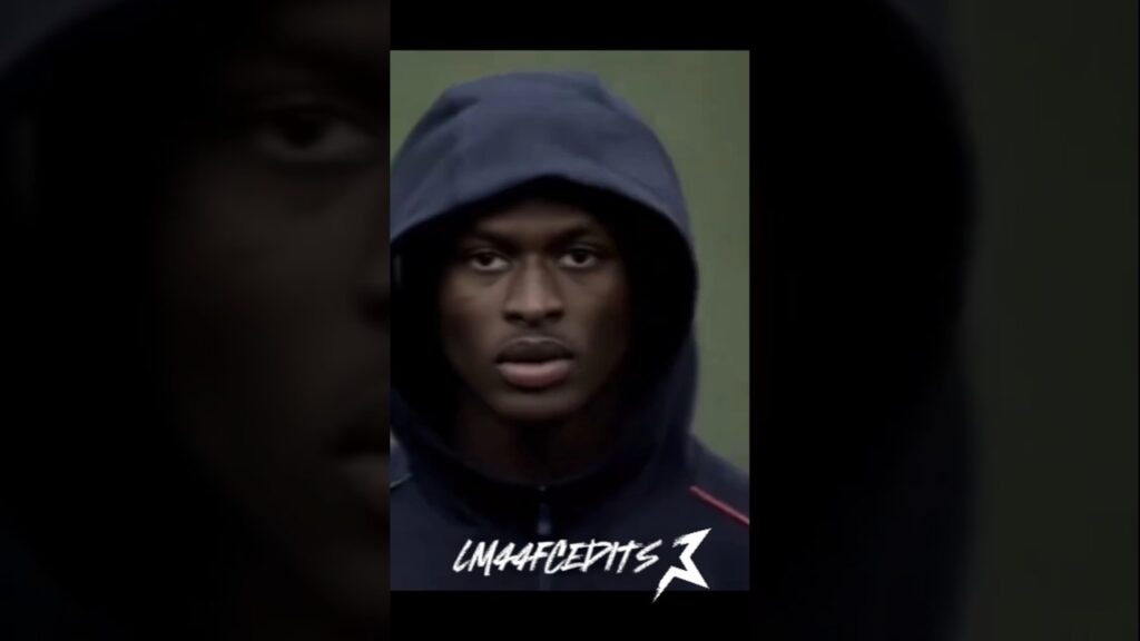 Nuno Mendes vs Mr Nonchalant – Who Blinks First?🇨🇵⚔️🇵🇹 #football #fifa #olise #nunomendes @PSG