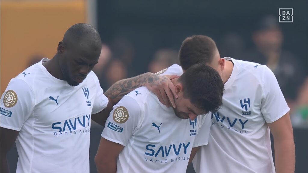 Joao Cancelo & Ruben Neves Crying During The Minute Silence of Diogo Jota At Al Hilal vs Fluminense