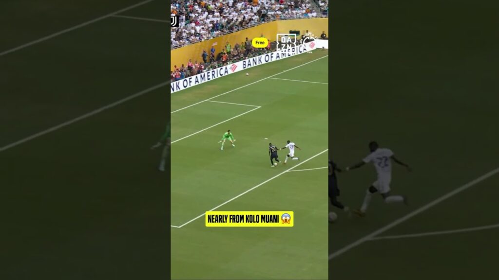 JUST over the bar from Kolo Muani for Juve's first chance of the match! 🫣
