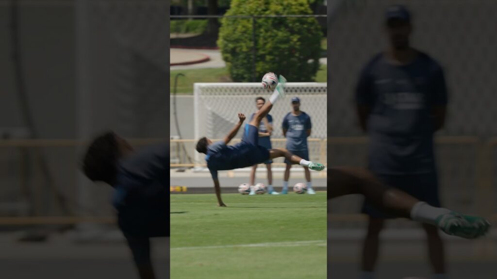 Marquinhos’ secret skill ⚽🎯