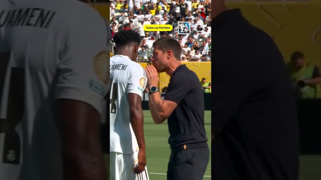 Xabi Alonso habla.Aurélien Tchouaméni escucha. ¡La de fútbol que hay en esa charla! 🥹 #FIFACWC