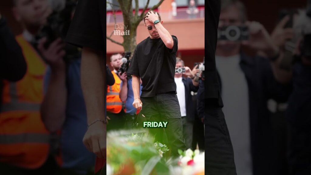 Jordan Henderson fought back tears as he paid his respects to Diogo Jota 💔 #jordanhenderson