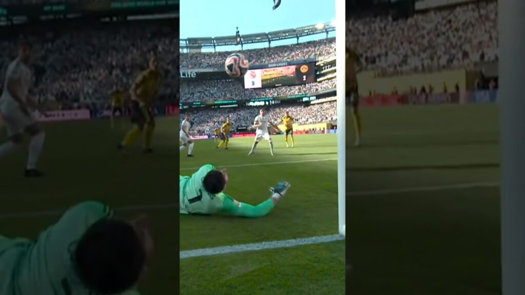 courtois save last minute 🔥 #footballshorts #realmadrid #football