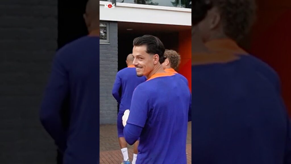 Is dit het PSV-hoekje? 👀 Lang & Malen testen Nick Olij! “Hij bakt er helemaal niks van!” 🤣 #oranje