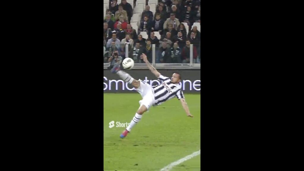 YOU'LL WATCH THIS MORE THAN ONCE 🤯🌪 | An overhead kick? Nothing hard for Pepe ✂️⚽️🔥