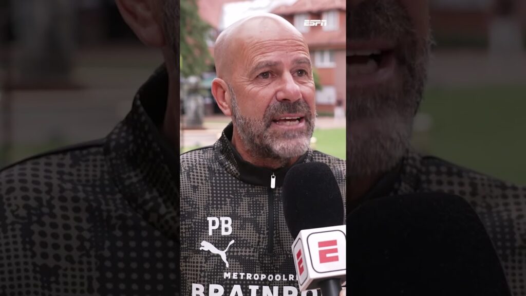 Is er volgens Peter Bosz nog plek voor Luuk de Jong bij PSV? 🤨