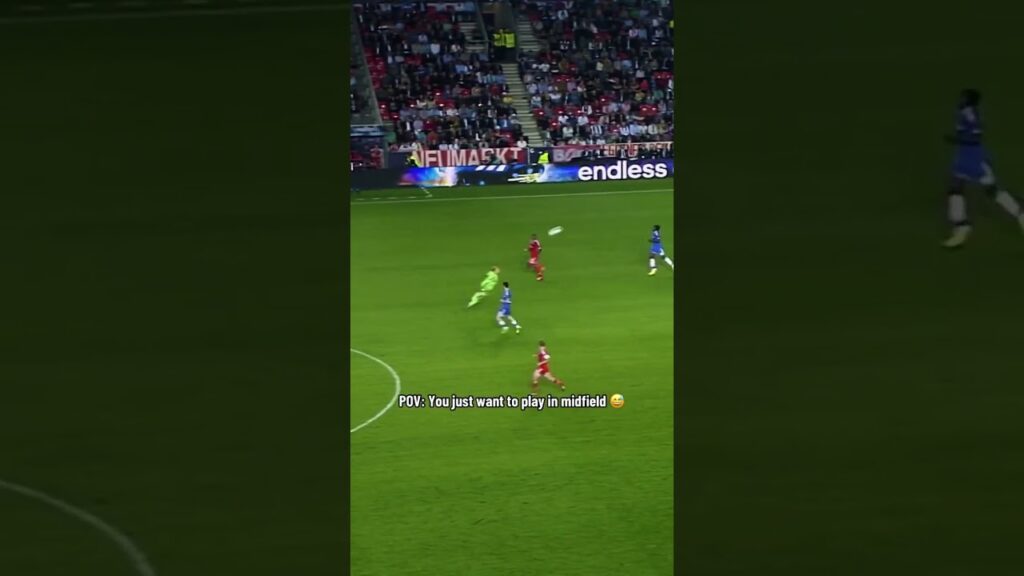 Manuel Neuer in midfield #shortsvideo #football