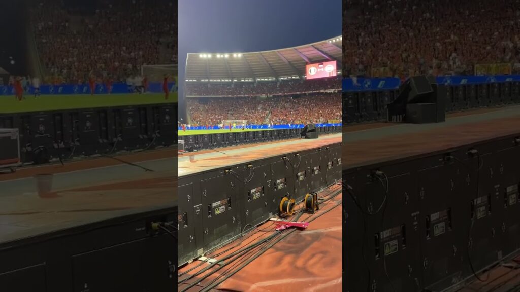 Youri Tielemans hits the crossbar in the 90+4” against Austria!