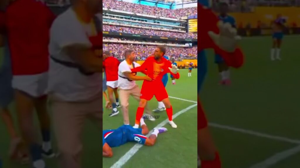 Luis Enrique appeared to hit Joao Pedro in the face as PSG and Chelsea got into it after the final😲