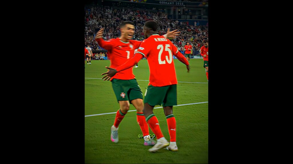 Ronaldo X Nuno Mendes 🥶🤯 #ronaldo #cristianoronaldo #portugal #viralvideo #fyp #football #edit