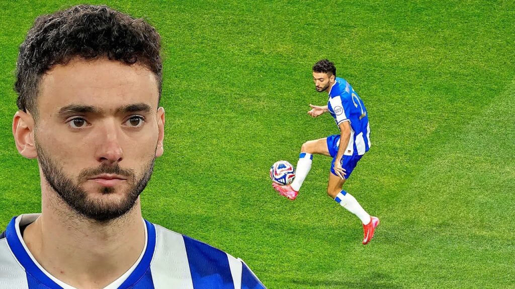 𝐋𝐎𝐎𝐊 𝐖𝐇𝐀𝐓 João Mário doing at Porto