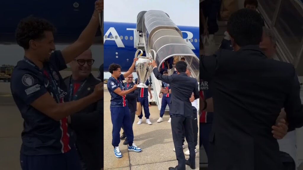 Marquinhos descendo do avião em Paris com a Taça da Champions league 🇫🇷 #paris #psg